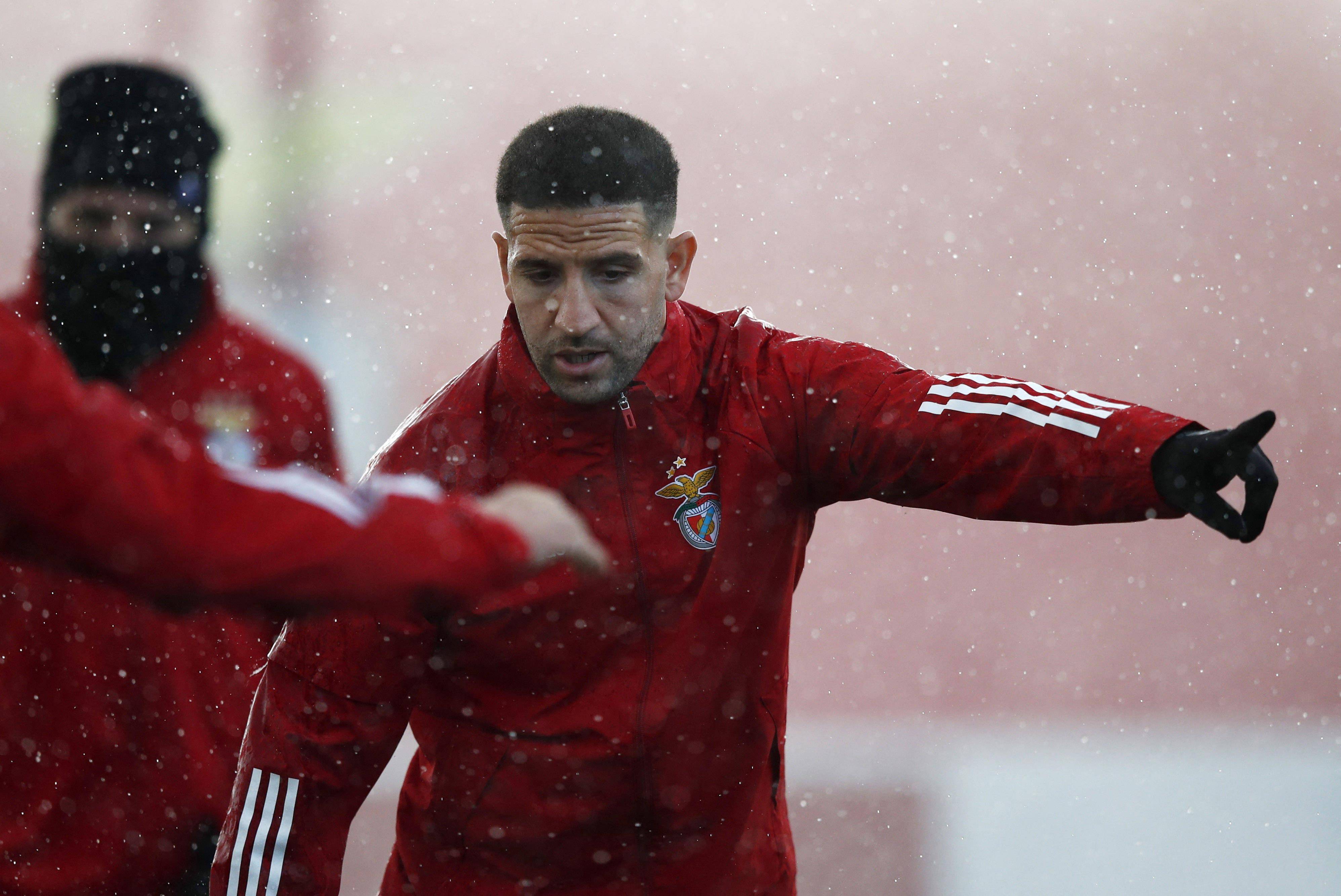 今晚斯图加特备战欧冠，防线松动细节曝光，气氛紧张，临场指挥获称赞的简单介绍-米兰在线入口